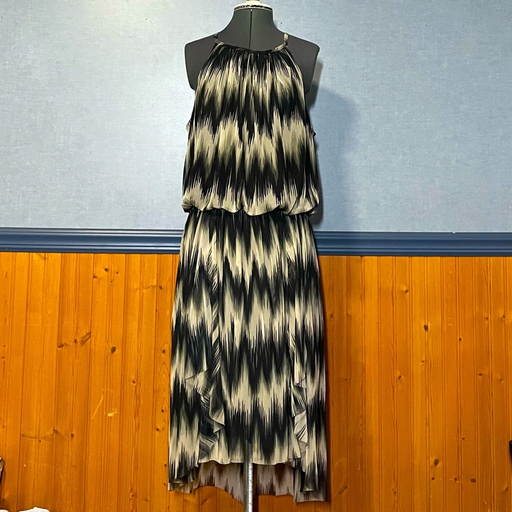 EUC- Roz & Ali high neck sleeveless dress size 16